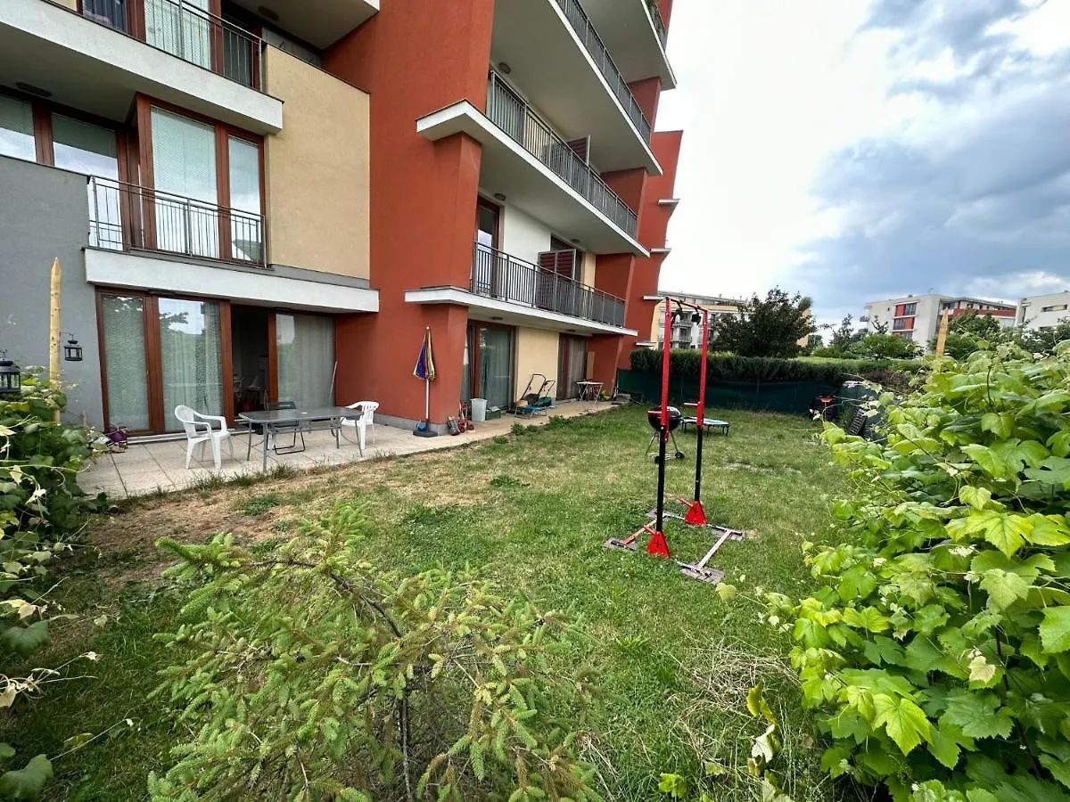 شقة براغ Simple Stay With Garden 15 Min From Center&Airport